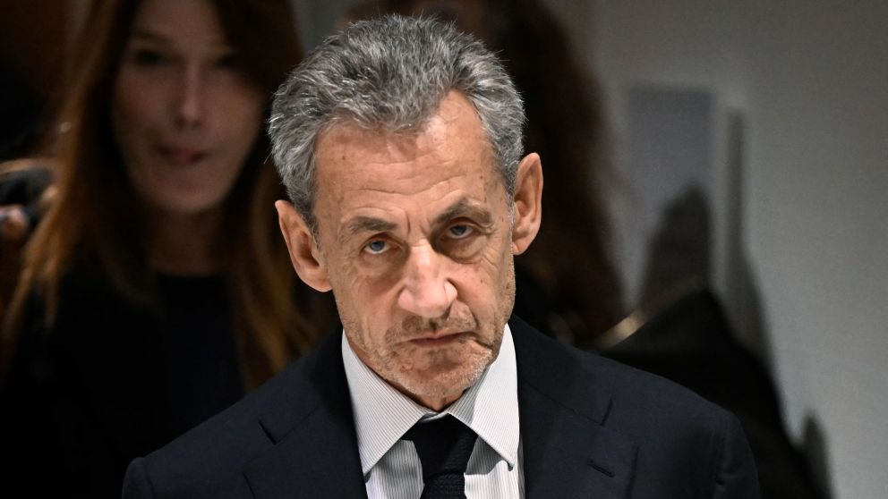 El 61% de los franceses considera "justa" la condena a prisión de Sarkozy
