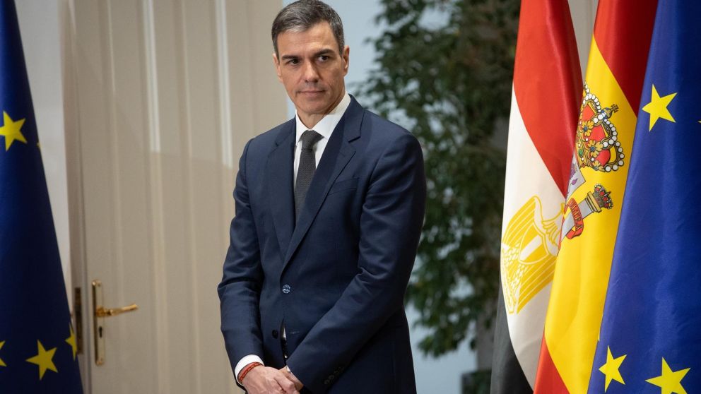 sánchez participa en cumbre por la paz en egipto para abordar desafíos futuros