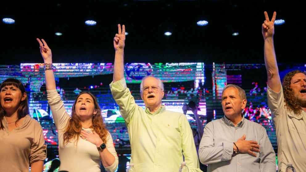 Taiana consideró que “la Argentina necesita una reforma laboral, sí, pero no una que retroceda en derechos, sino una que los amplíe".