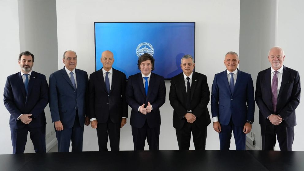 Vaca Muerta: YPF firmó un acuerdo clave para exportar gas argentino.