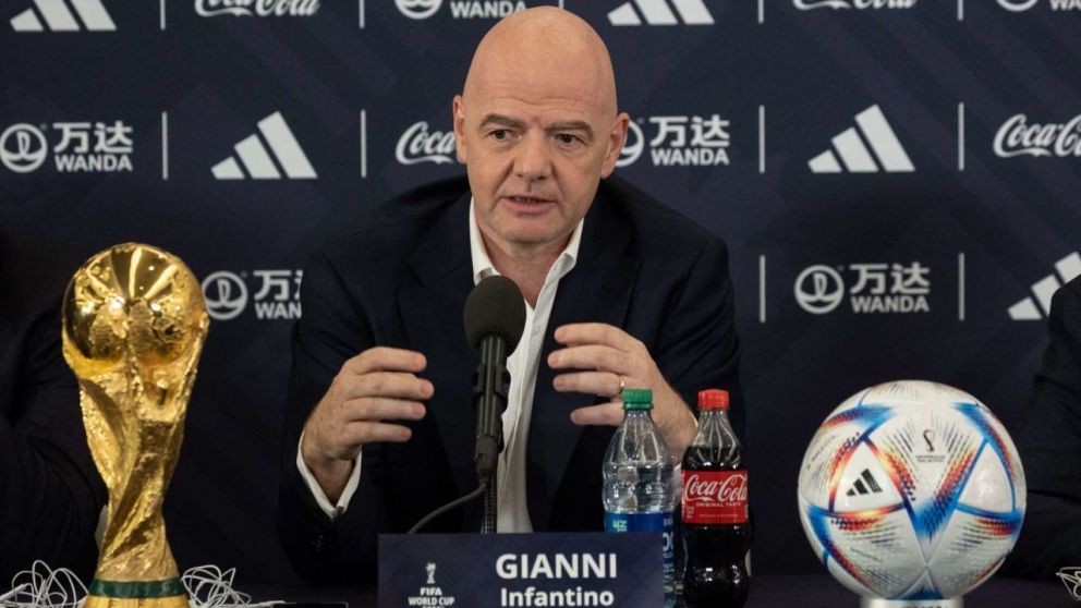 Fantino vuelve a agitar el mundo del fútbol con un planteo para los mundiales.