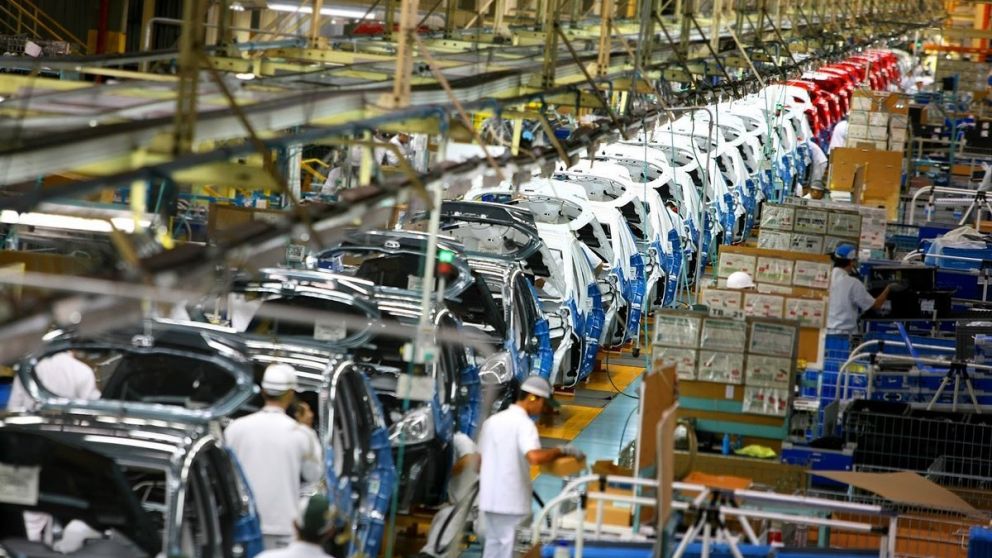La industria automotriz mejoró pero no igualó a 2024.