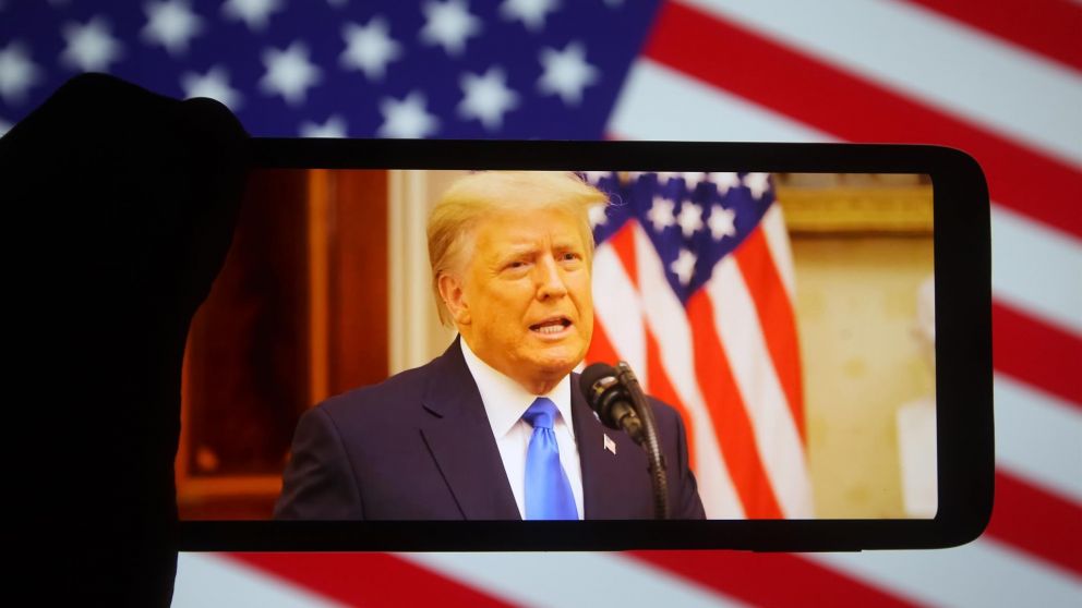 Trump exige a Google el regreso de Univisión a YouTube TV tras disputa contractual