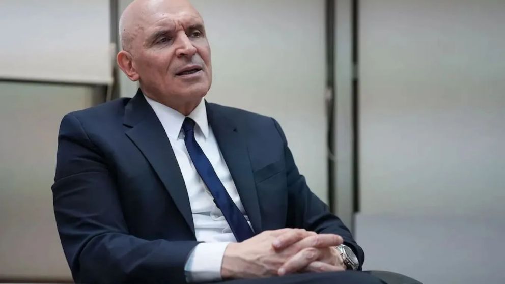 Espert no convence con sus explicaciones