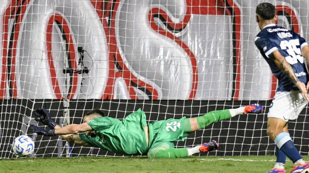 Facundo Cambeses. Unión de Santa Fe vs Racing de Avellaneda. Partido postergado de Fecha 7 Torneo Apertura Liga Profesional. Argentina.