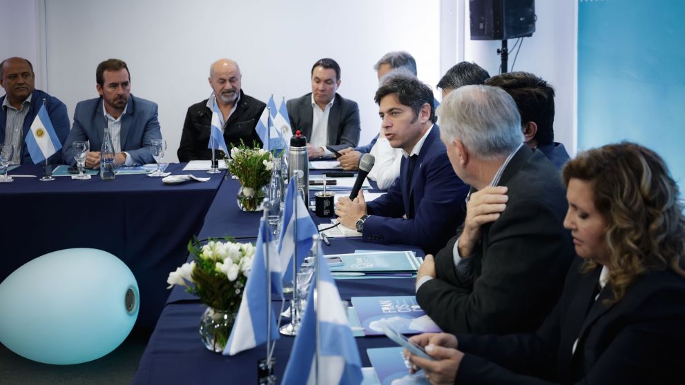 Kicillof en la FAM: �Las y los intendentes juegan un papel fundamental en este contexto tan complicado" donde hay un gobierno