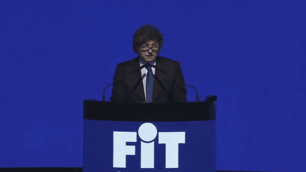 "Nosotros vinimos a hacer algo distinto", aseguró Milei en la FIT