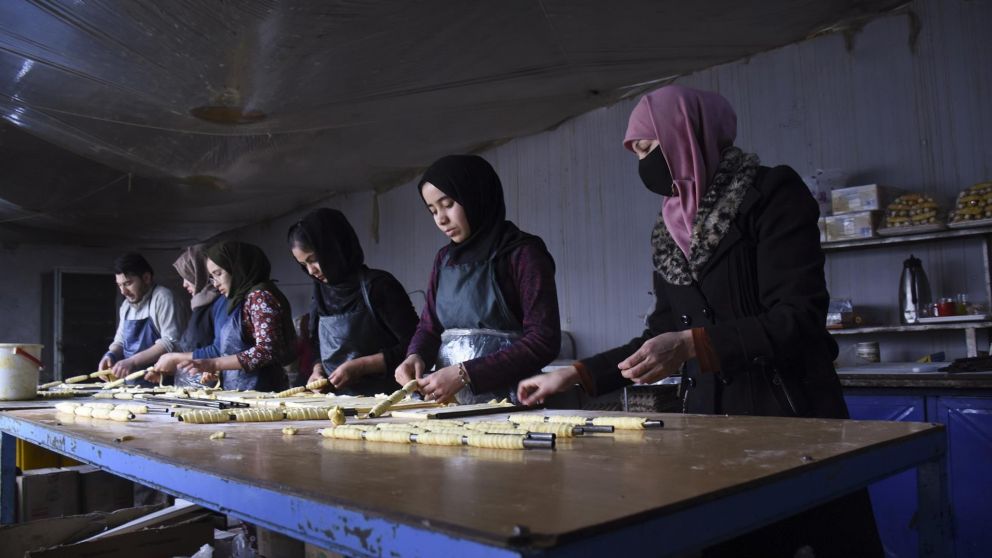 hrw advierte sobre el impacto del bloqueo de internet en afganistán