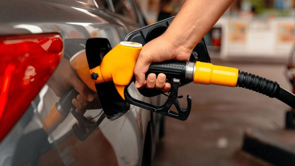 �Bajan los combustibles? La medida se dar�a en caso de que contin�e cayendo el valor del petr�leo