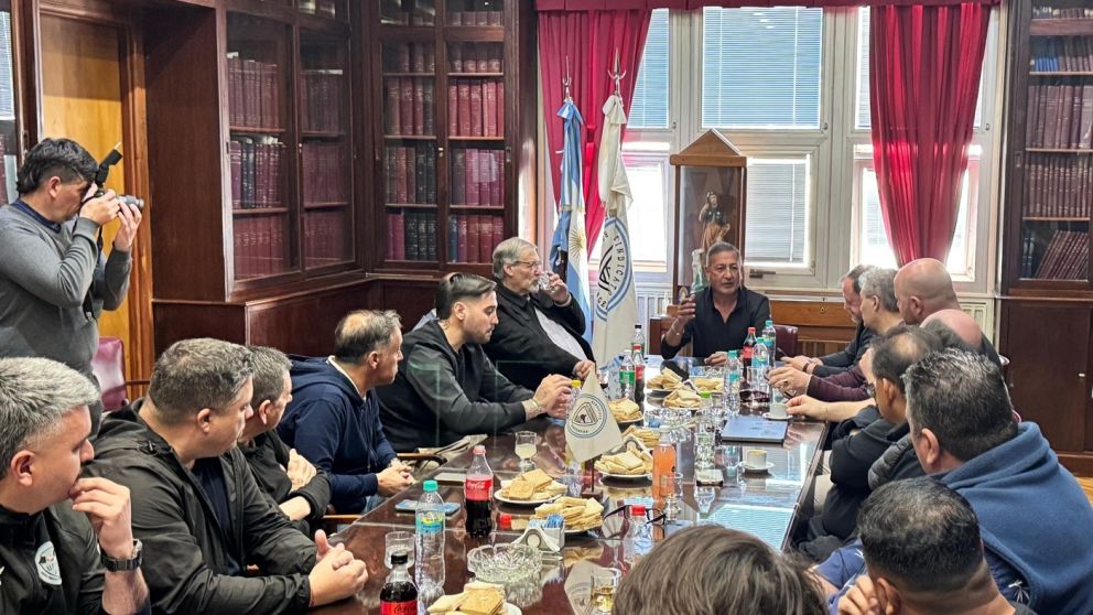 Maturano lidera a la Fraternidad y a transportistas de la U