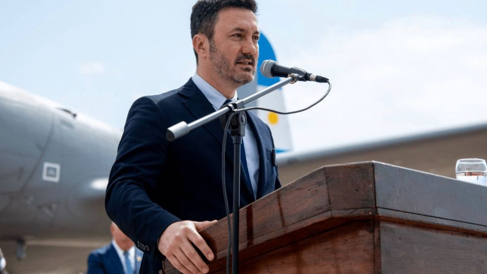 El ministro de Defensa, Luis Petri, inició un sumario