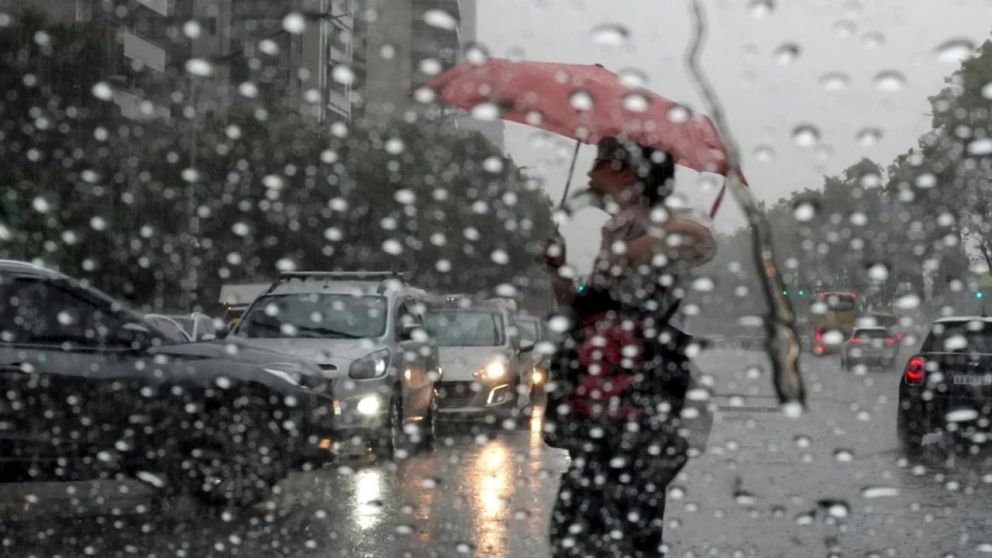 Graves inundaciones tras la Tormenta de Santa Rosa