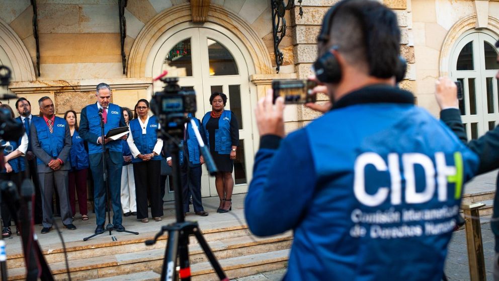 la cidh insta a el salvador a proteger los derechos humanos de opositores encarcelados