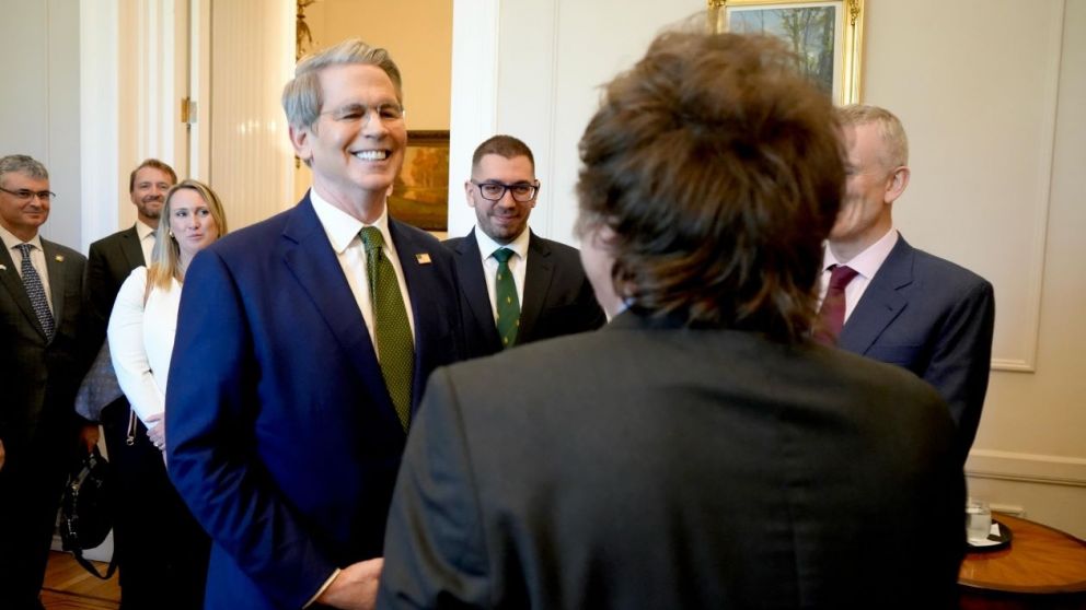 Javier Milei y Scott Bessent tuvieron una reunión en Casa Rosada