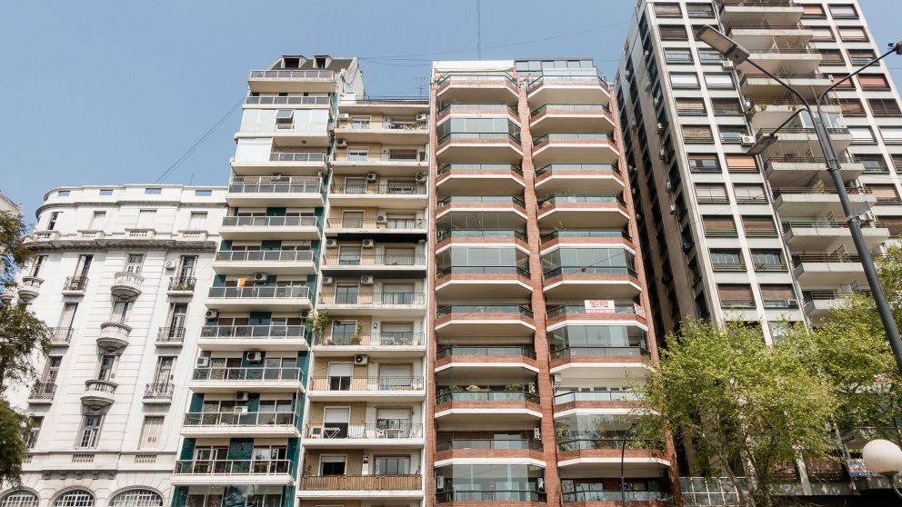 Mercado inmobiliario porteño crece y enfrenta desaceleración.