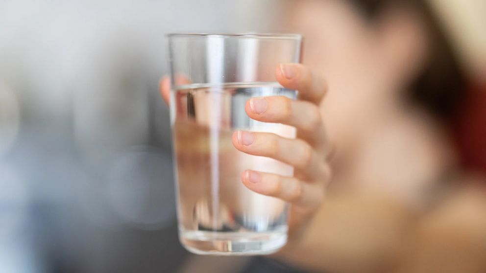 Beber lo suficiente no es un hábito accesorio, sino una acción preventiva
