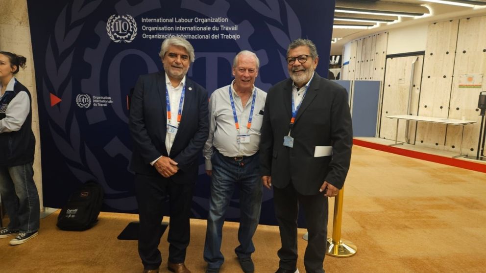 Walter Correa junto a dirigentes de la CGT en la última cumbre de la OIT