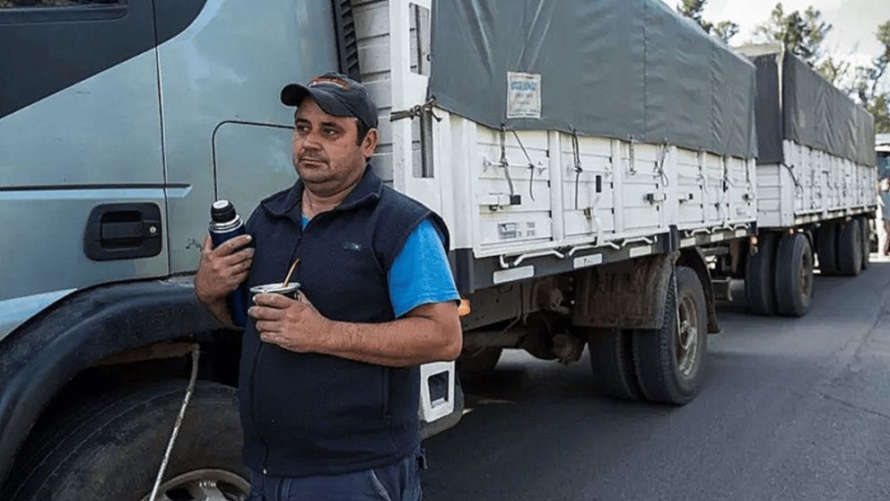 Paritaria de Camioneros: aumento y bonos confirmados