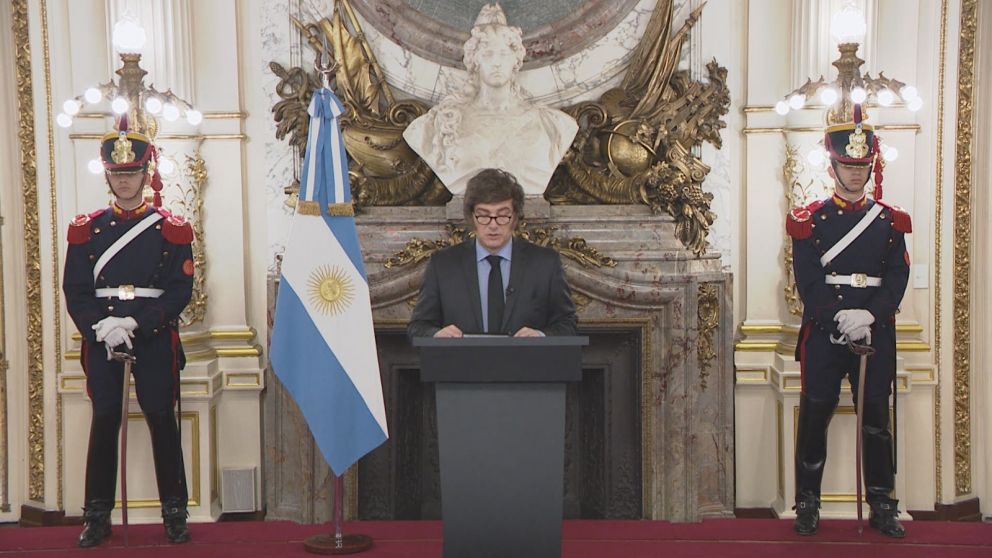 Javier Milei presentó la ley de presupuesto por primera vez desde que asumió como presidente en 2023