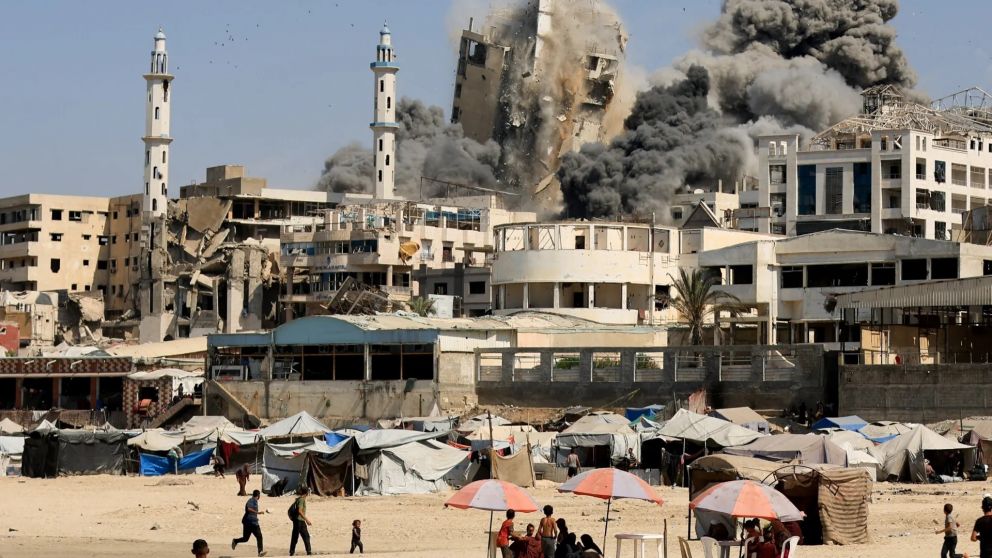 "Gaza está en llamas" dijo el ministro de Defensa de Israel