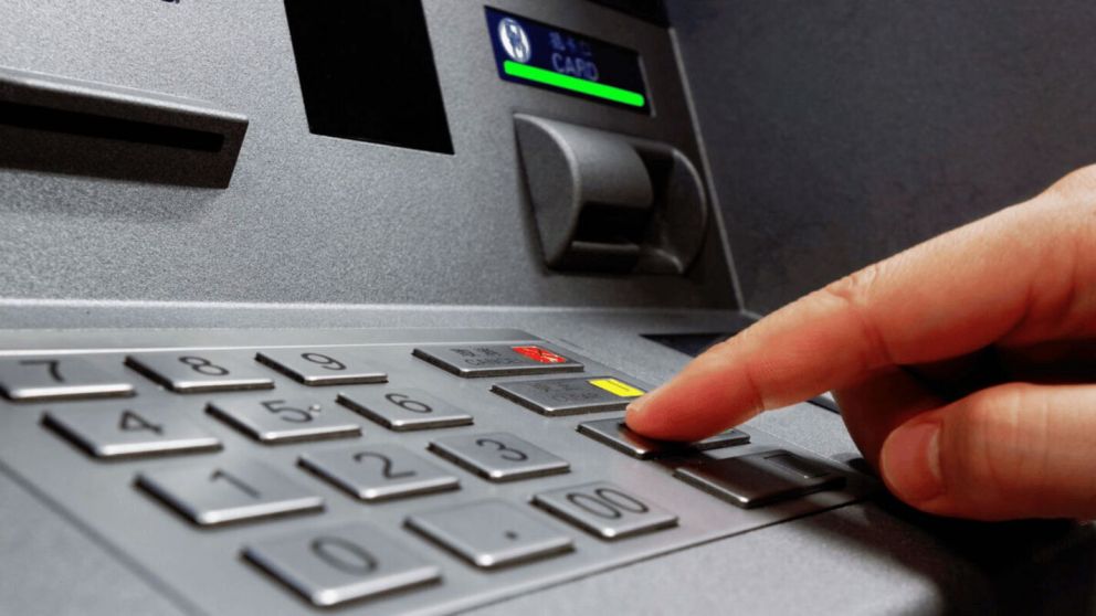 Conoc� las nuevas comisiones por extraer d�lares en el exterior