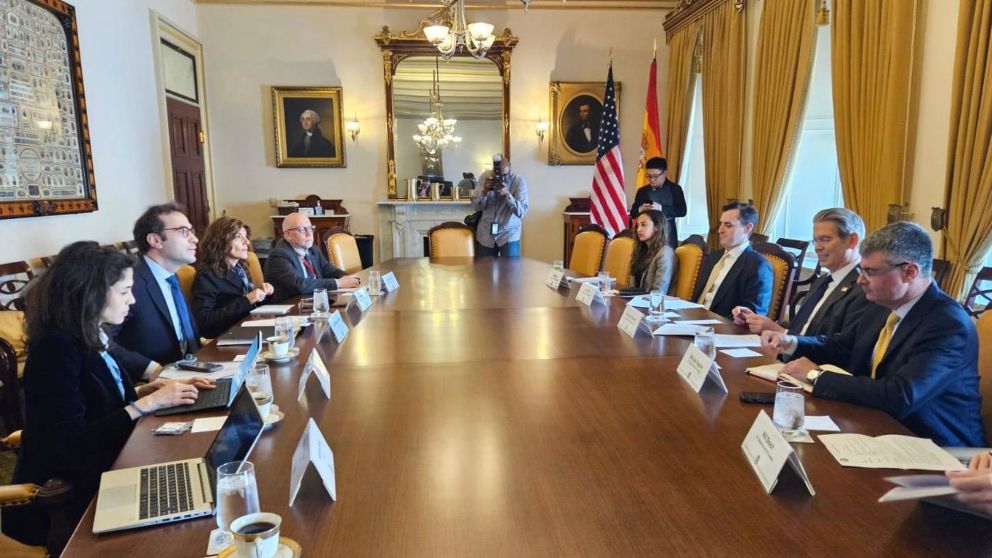 el secretario del tesoro de eeuu se reúne en madrid para fortalecer lazos comerciales