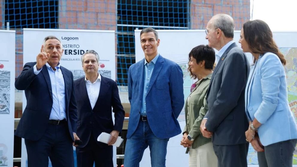 Sánchez recorrió urbanizaciones en Málaga