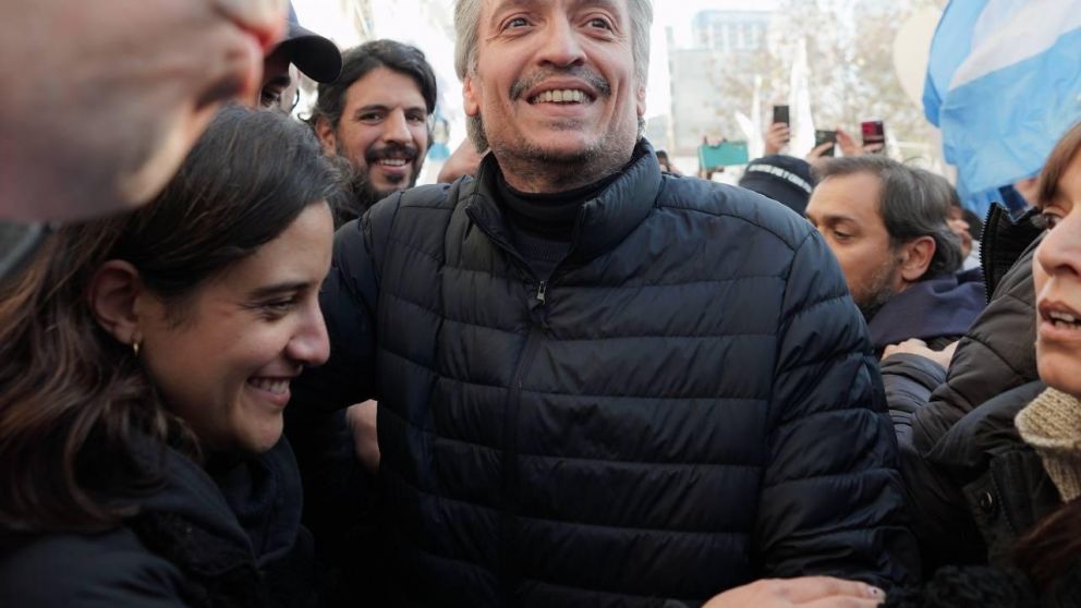 "Es de todos": Máximo no le da la victoria a Kicillof