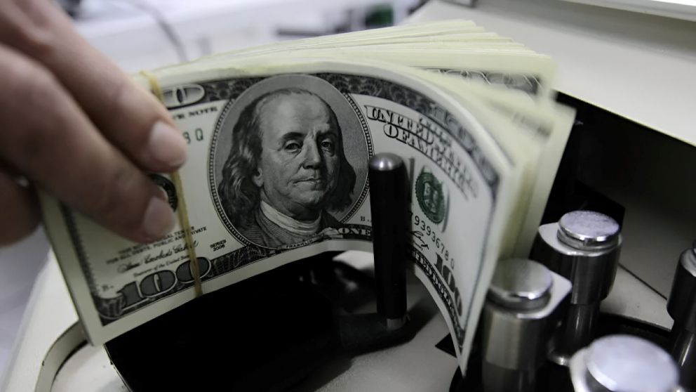 En el mercado minorista, el Banco Nación ofreció el dólar a $1465