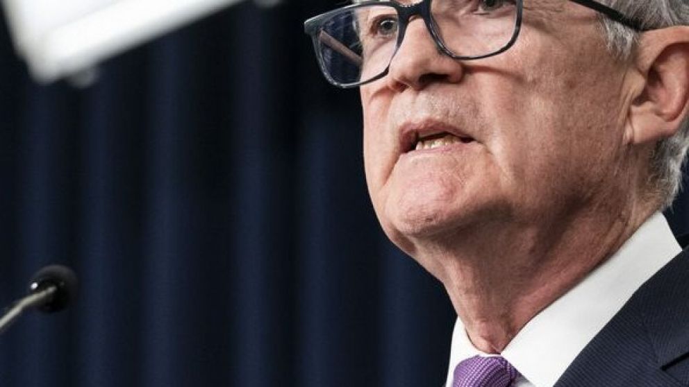 Powell, distanciado de Trump