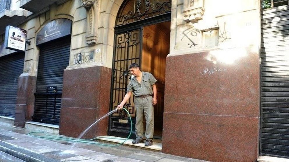Crece la cantidad de gente que no puede pagar las expensas y se suma el mal humor social en las asambleas