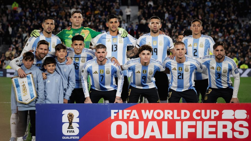 Formación ArgentinaJunto a Messi y sus hijos. Argentina vs Venezuela. Eliminatorias Mundial USA 2026