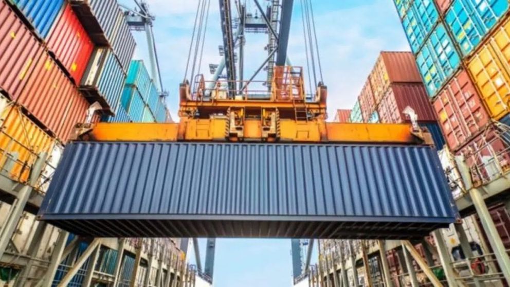 El superávit comercial de la UE con EEUU crece en abril pese a los aranceles
