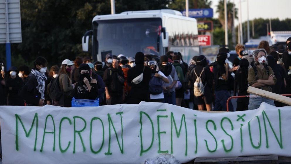 Hubo pedidos de renuncia de Macron en varios bloqueos