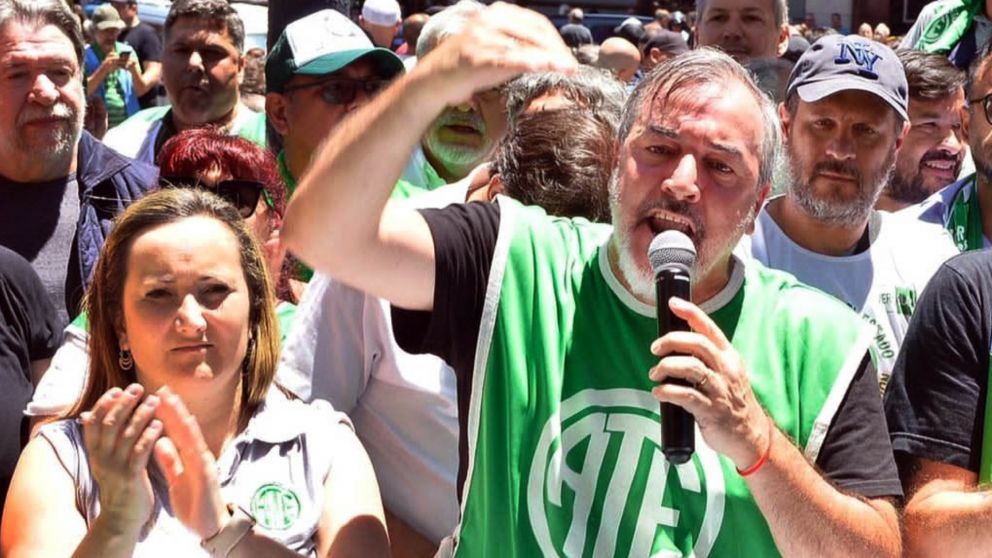 Rodolfo Aguiar se solidarizó con la expresidenta y afirmó que "no podemos seguir tolerando a un Presidente que actúe al margen de la ley y contra la Constitución Nacional"