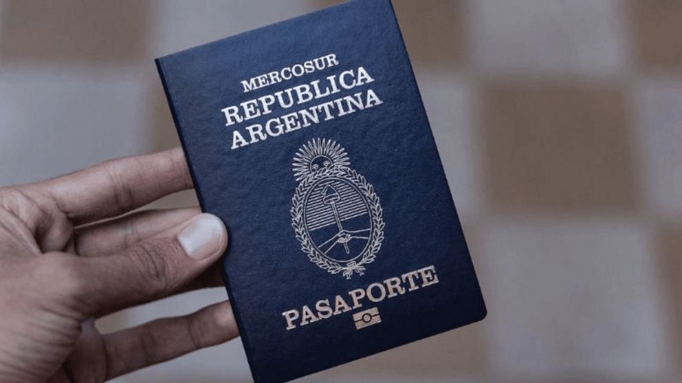El Gobierno confirm� que a partir del 2 de junio se podr� gestionar en simult�neo el pasaporte y la autorizaci�n de viaje para menores (Imagen ilustrativa).