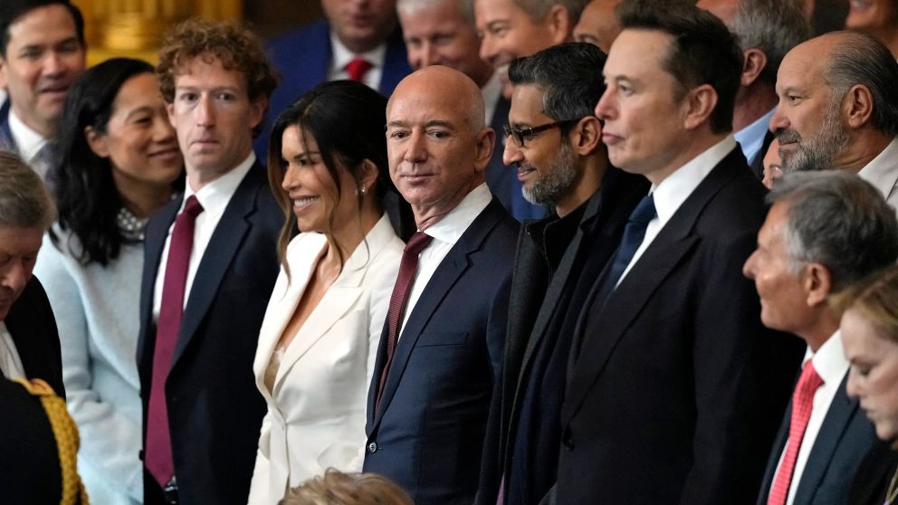 Zuckerberg, Cook y Pichai ocuparon lugares destacados en la asunción de Donald Trump