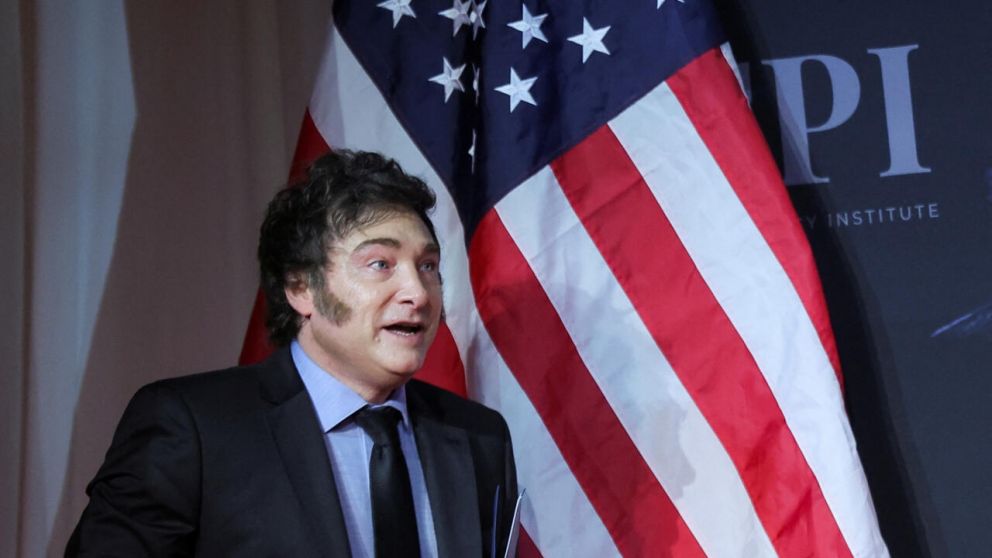 Javier Milei viaja a los Estados Unidos antes de las elecciones bonaerenses.