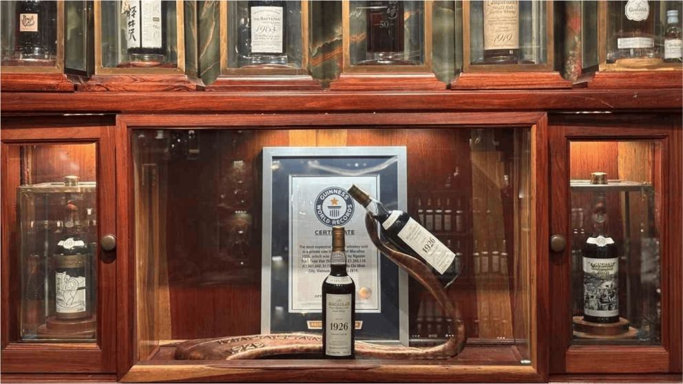 Colección de whisky (IA)