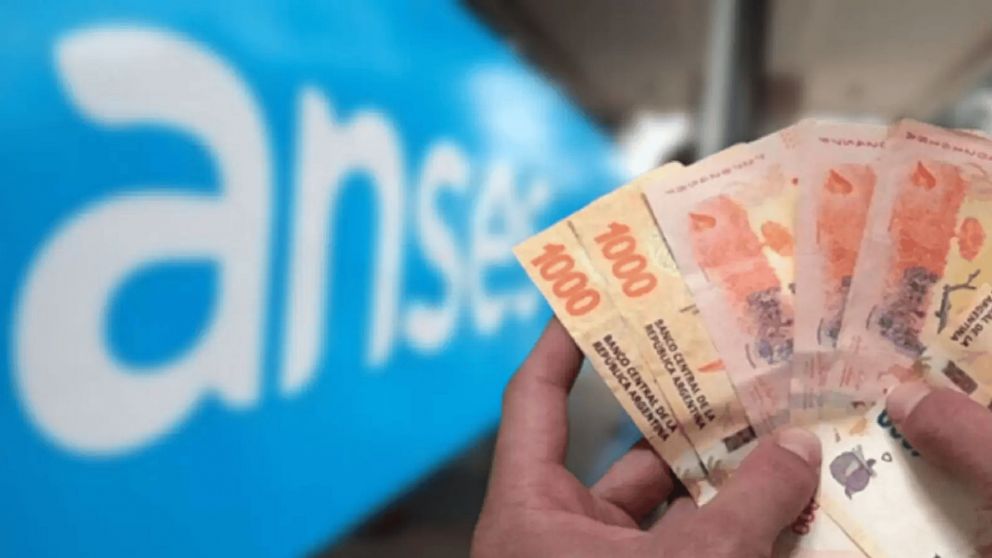 Gran noticia para AUH: cómo cobrar el pago extra