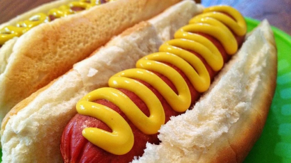 Adiós a los panchos y hamburguesas: la OMS alertó que la carne procesada es cancerígena