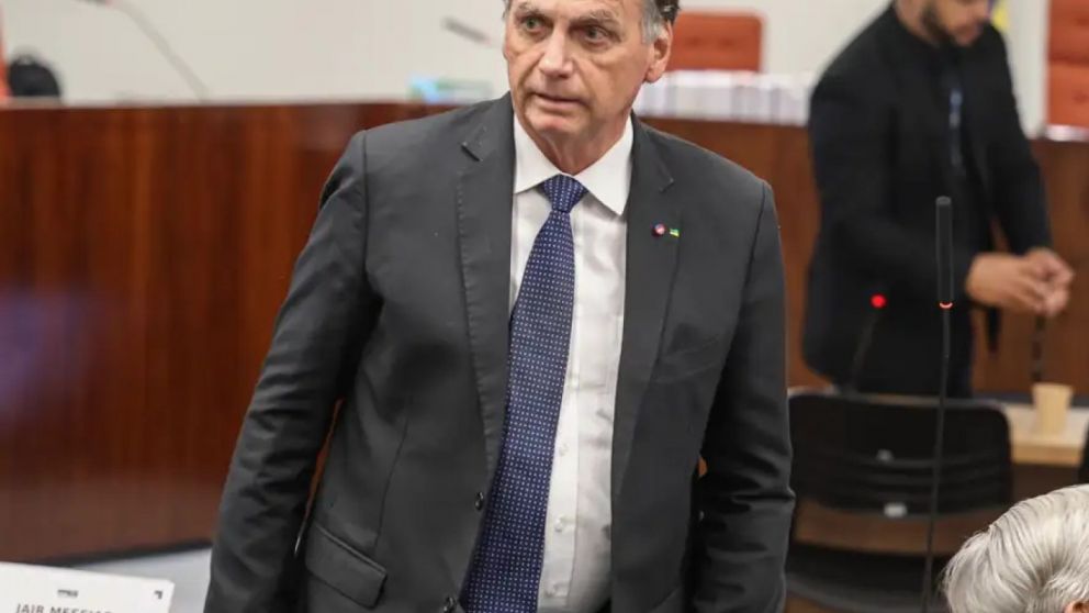 El ex presidente vuelve a estar en el banquillo de los acusados