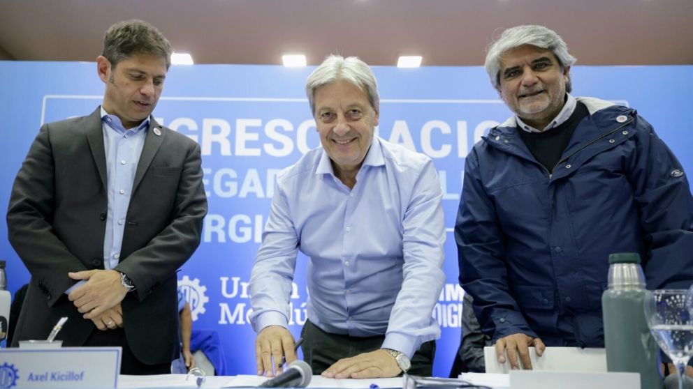 El titular de la UOM junto a Kicillof y Walter Correa en el reciente Congreso Metalúrgico