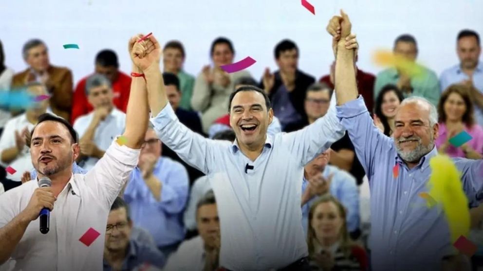 La alianza Vamos Corrientes celebró un triunfo contundente que consolidó su hegemonía política en la provincia