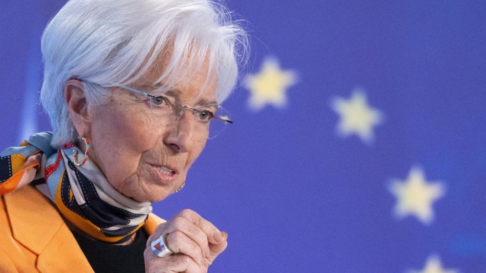 Christine Lagarde, presidenta del BCE, alerta sobre el "serio peligro" que representa para la economía mundial la posible pérdida de independencia de la Reserva Federal de EE.UU. bajo la presión de Donald Trump.