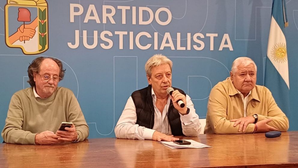 Furlán, junto a Otero y Moser en el debate sindical del PJ