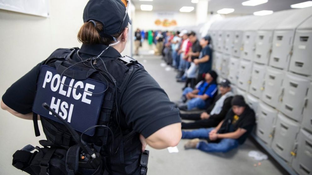 Numerosos trabajadores fueron arrestados en "redadas migratorias" y luego deportados