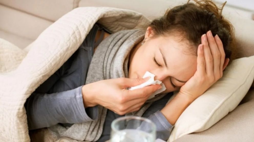 Los farmacéuticos advierten sobre síntomas en personas que viajaron a países con riesgo sanitario