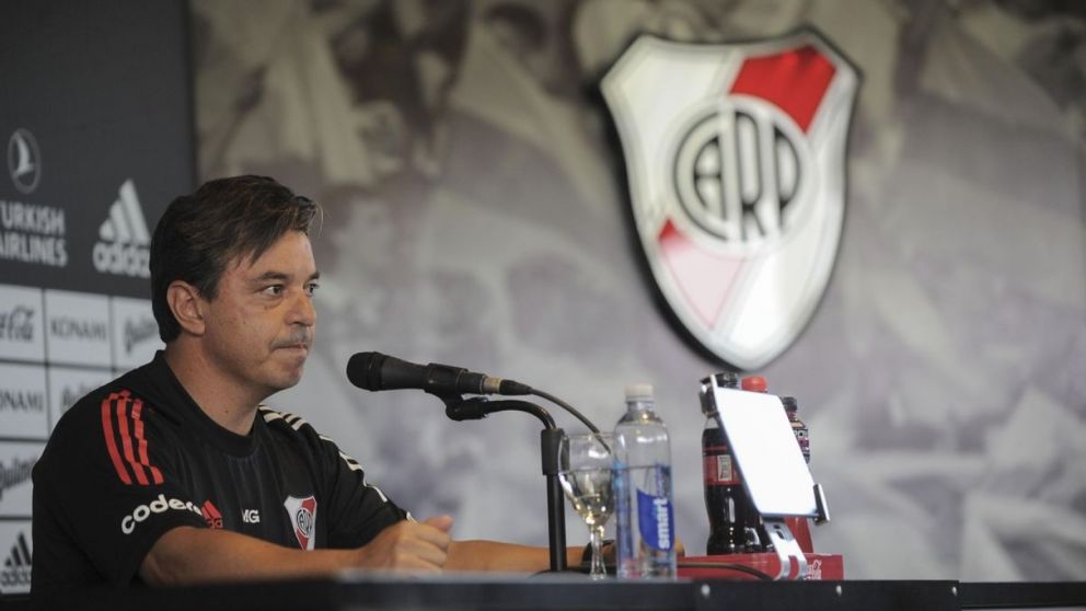 El castigo por no dar conferencia