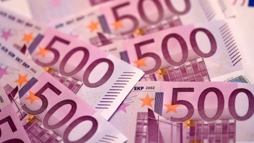 "Mientras las cuevas pagan el euro $74/$75 por unidad y lo venden a $80/$81, un 'Bin Laden' se paga $72/$73 pesos y se vende a $78 / $79", precisó un cambista